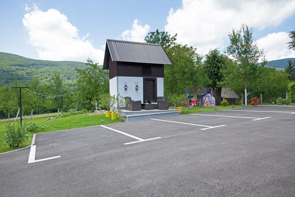 Apartment Petra I Nikola Seliste Dreznicko Exteriér fotografie